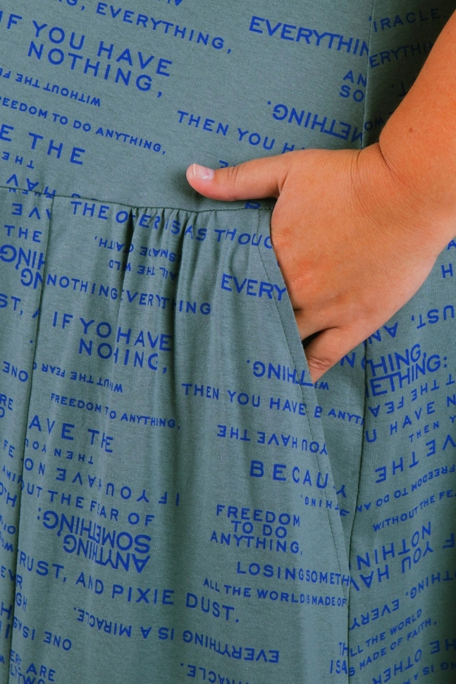 Платье жен,в706335,-(энигма по зеленому,зелмел,,фразы), (58-170,176)