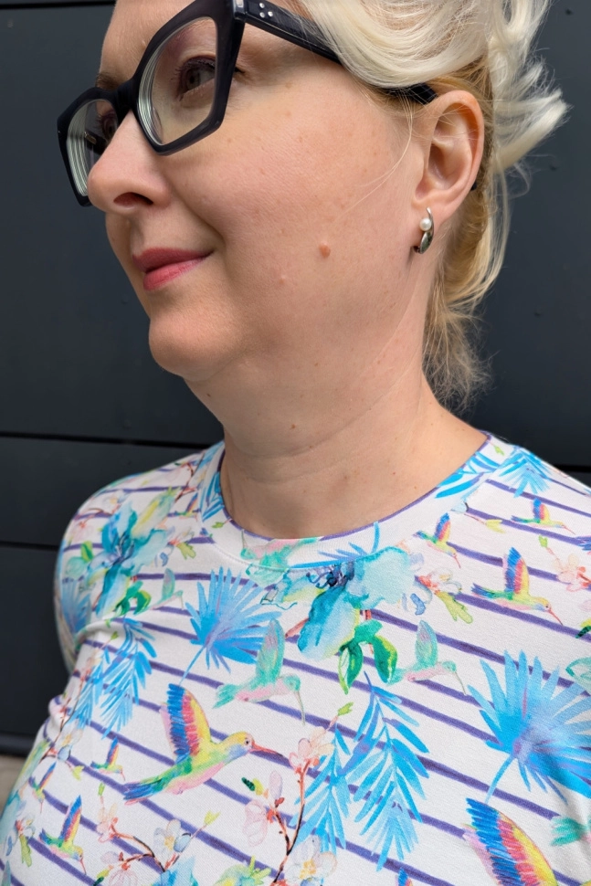 Джемпер жен,а1335,а133518(голубой,гол,,колибри на ветках), (46-158,164)