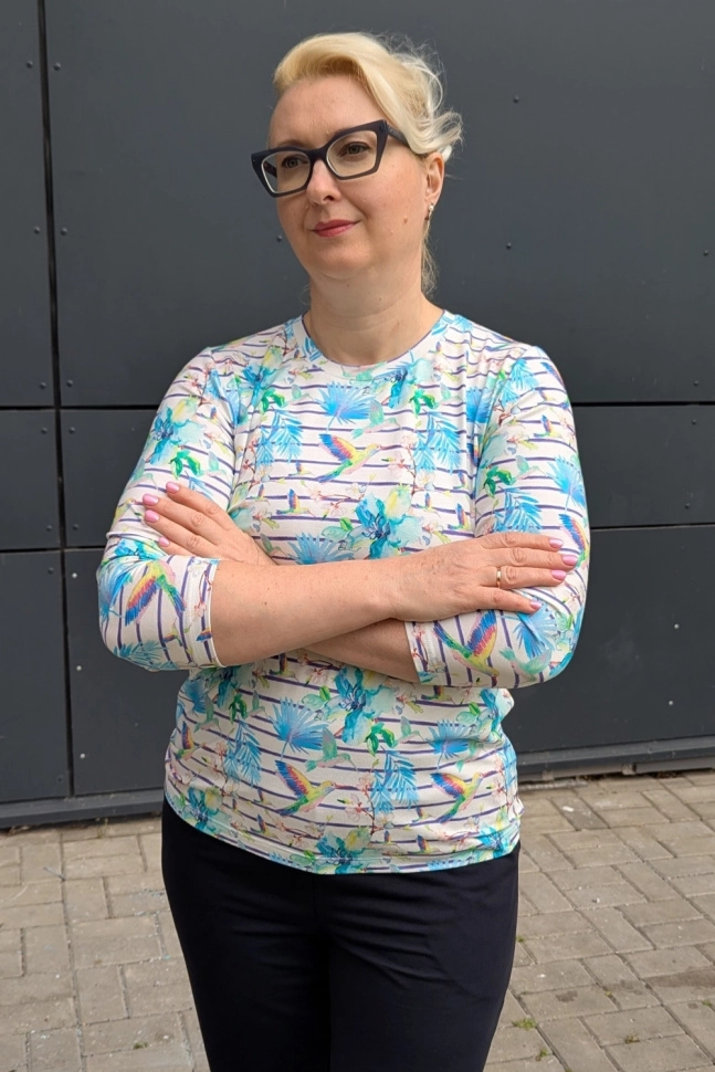 Джемпер жен,а1335,а133518(голубой,гол,,колибри на ветках), (46-158,164)