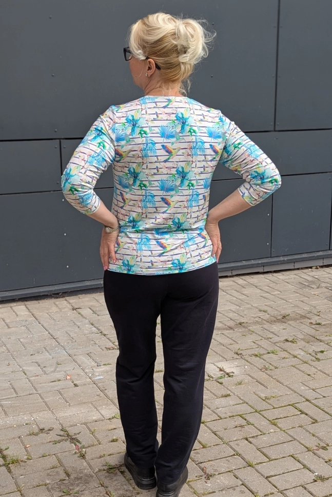 Джемпер жен,а1335,а133518(голубой,гол,,колибри на ветках), (46-158,164)